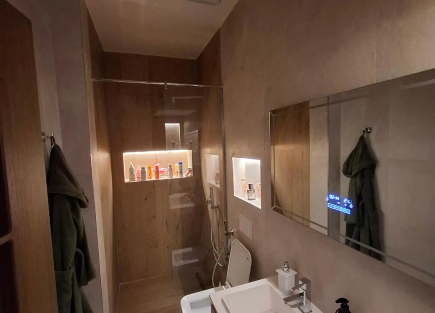 Don Apartment Tirana 0*,  Albania
